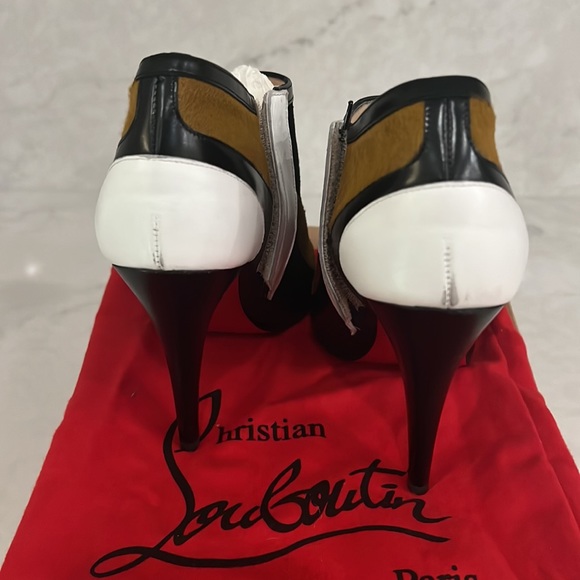 Christian Louboutin Pierced Ankle Bootie 37 / 7 - Picture 5 of 10